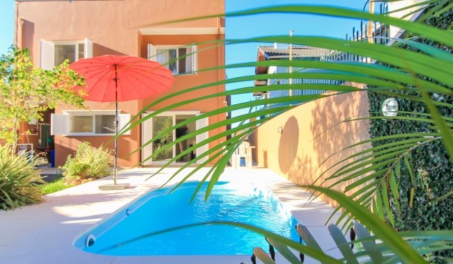 BELA CASA TRIPLEX - RESIDENCIAL ALTOS DO IP